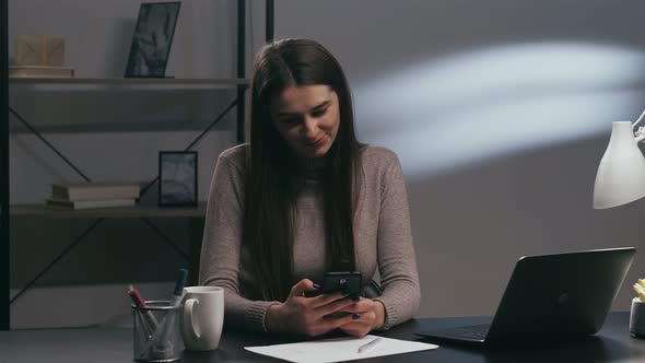 Phone Chat Gadget Communication Mobile App Woman alt