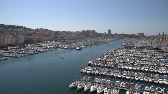 Anchored boats in the port of Marseille alt