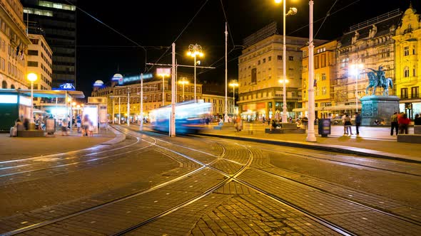 Time Lapse of Busy City Center of Zagreb, Croatia alt