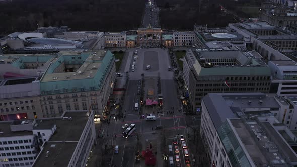 High Angle View of Wide Street in City alt