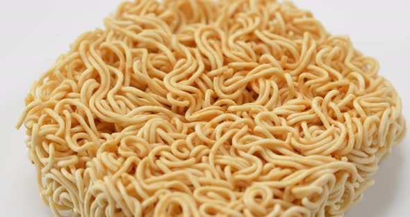 Dry instant noodles alt