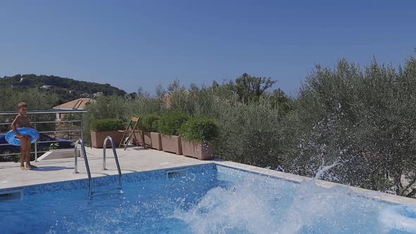 Man Jump in Water alt