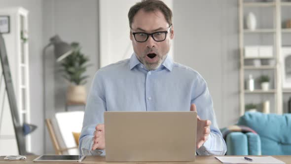 Shocked Old Businessman alt