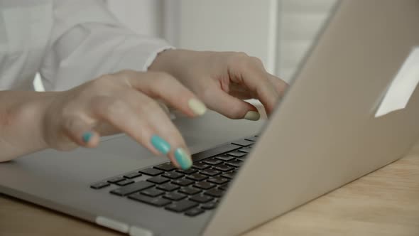 Female Hands of Business Woman Professional User Worker Using Typing on Laptop Notebook Keyboard Sit alt