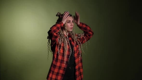 Girl on a Green Background Preens alt