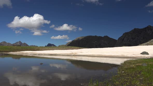 Snowy Tundra Puddle alt