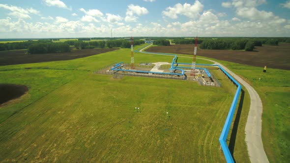 Off-grid Station in the Countryside alt