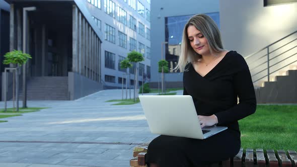 Using Technology Outdoors alt