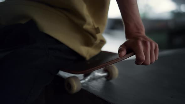 Active Man Skateboarding Skatepark alt