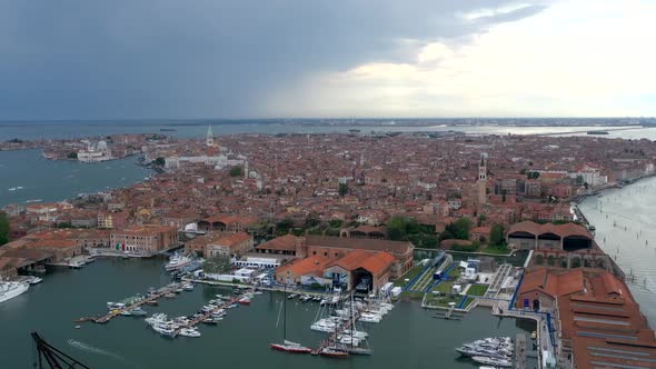 Hyperlapse of all of Venice, Italy with boats and the most popular monuments