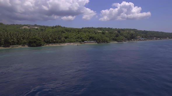 Beautiful aerial view of the coast with clouds of the island Nusa Penida. Indonesia. alt