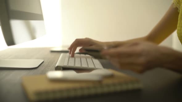 Shopping Online On Computer alt