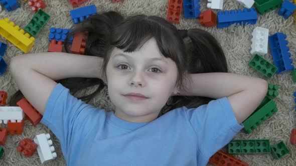 Plastic construction kit. alt