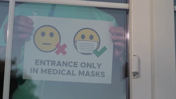 ENTRANCE ONLY IN MEDICAL MASKS, Sticker on a Door