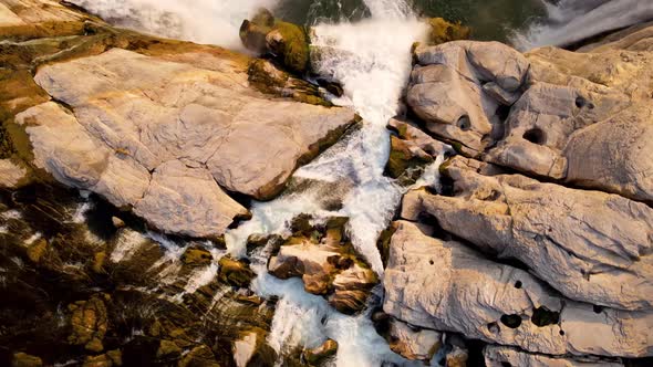 Aerial shot of Shoshone Falls on the Snake River in Idaho alt