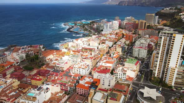 Puerto de la Cruz in Tenerife, Spain alt