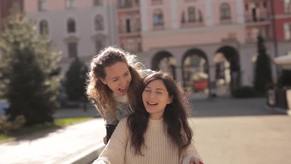 Happy and Laugh Friends alt