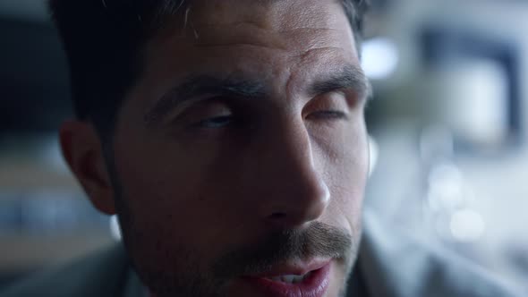 Closeup Bearded Supervisor Speaking Unknown Colleague Office alt