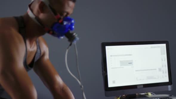 Cyclist using metabolic gas analyser alt