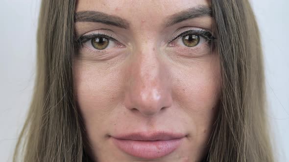 Extrume Closeup Portrait Face alt