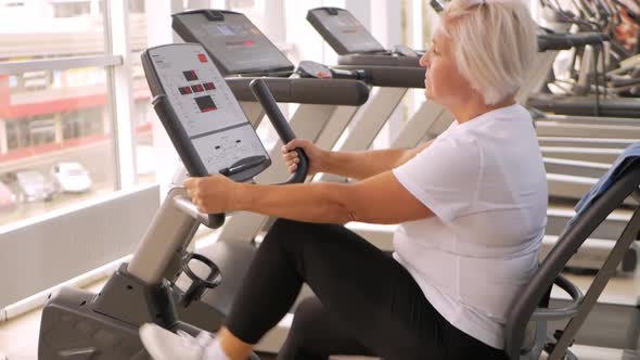 Rehabilitation Center Gym Recovery From Injuries and Fractures alt