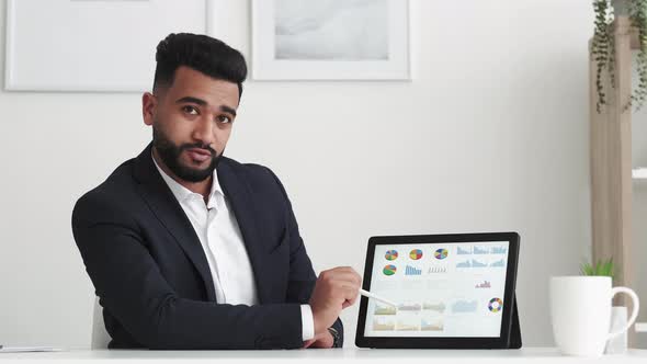 Work Presentation Handsome Man Business Consulting alt