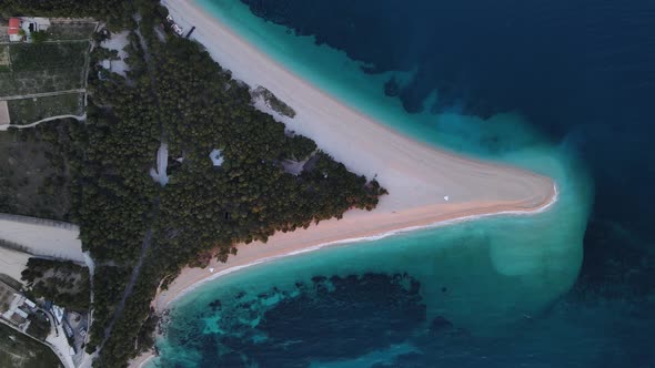 The most perfect beach in Croatia. (the golden horn beach) alt