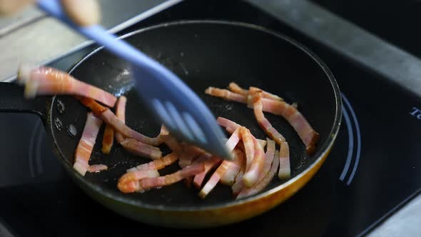 Chef cooking breakfast.  alt