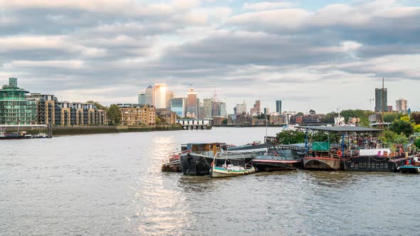 Downings Roads Moorings (Garden Barge Square / Floating Barge Gardens), river Thames, London, UK alt