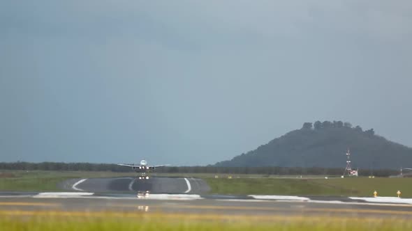 Runway View Aircraft Landing alt