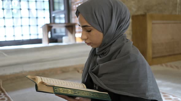 Young Hijab Woman alt