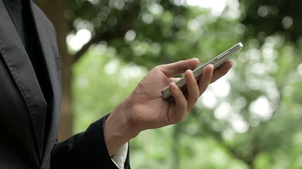 Using Smartphone alt