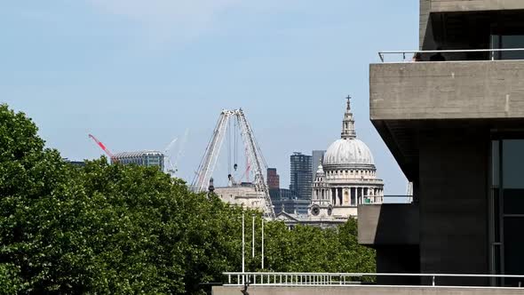 Time-Lapse of St Paul's Cathedral from Waterloo Bridge near the National Theatre, London, United Kin alt