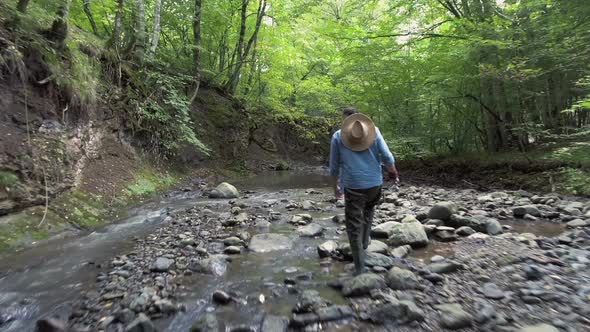 Fishing In Wide River alt