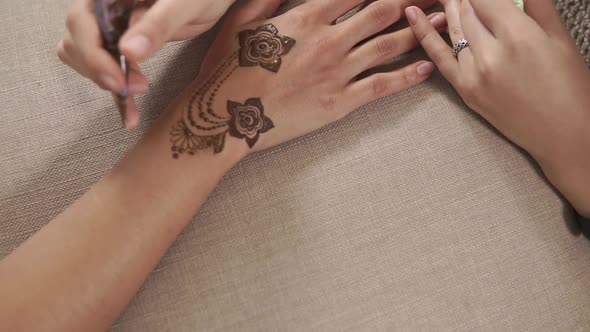 Traditional Henna Art on Skin. alt