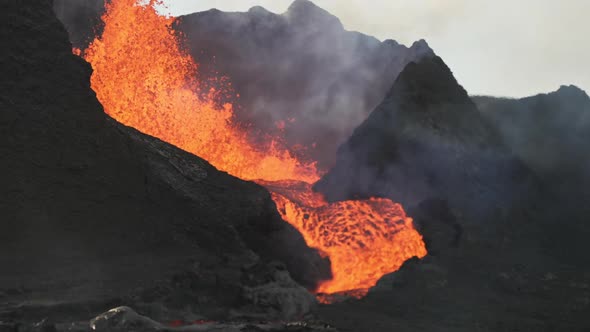 Lava Flow From Erupting Fagradalsfjall Volcano In Reykjanes Peninsula Iceland alt