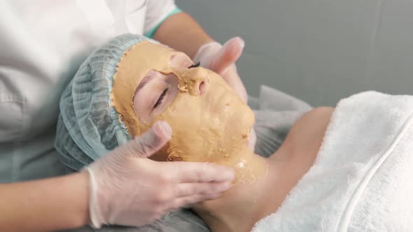 The Removal Facial Wax