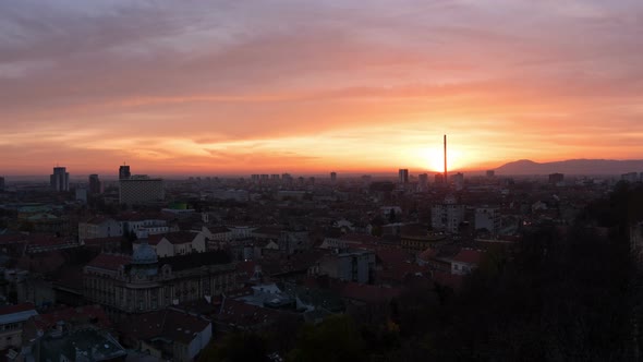 Timelapse of the Sun setting over Zagreb alt