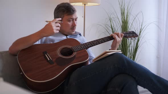 Composing Music Inspired Man Home Leisure alt