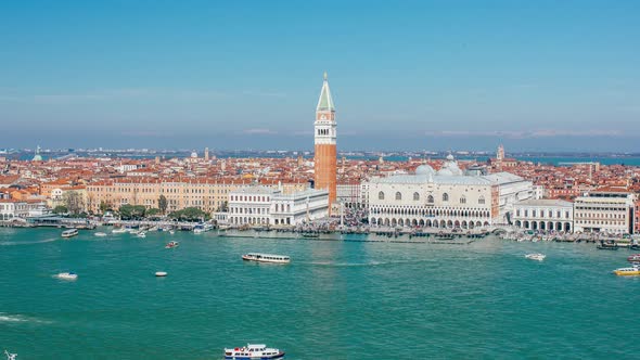 Beautiful Time Lapse Cityscape View of Venice Italy alt