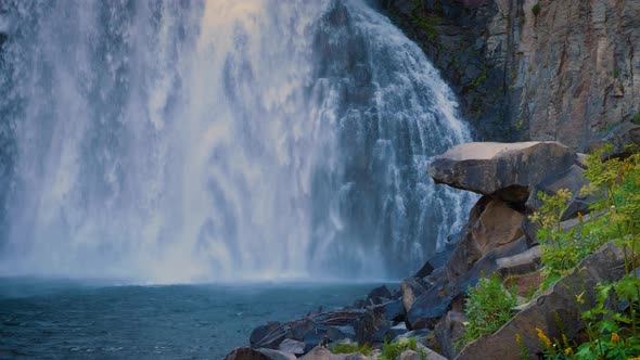 Rainbow Falls in the Ansel Adams Wilderness in California USA alt