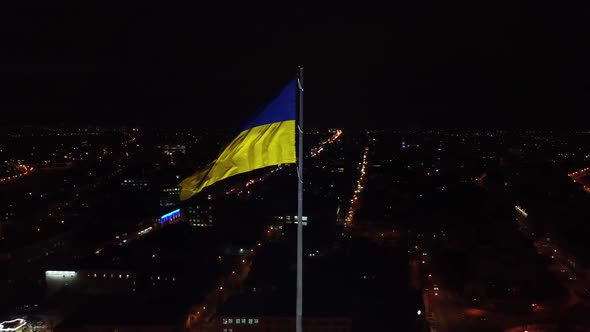 Ukrainian Flag in the Wind alt