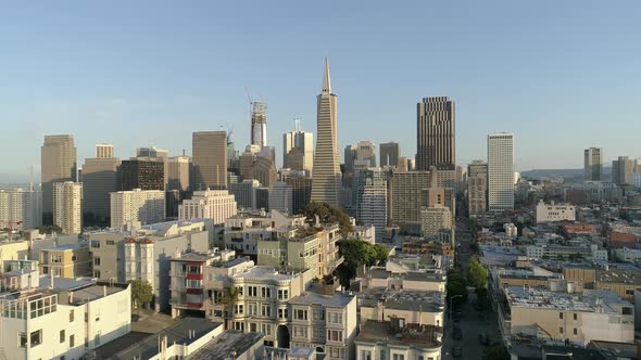 Aerial view of buildings and skyscrapers, San Francisco alt