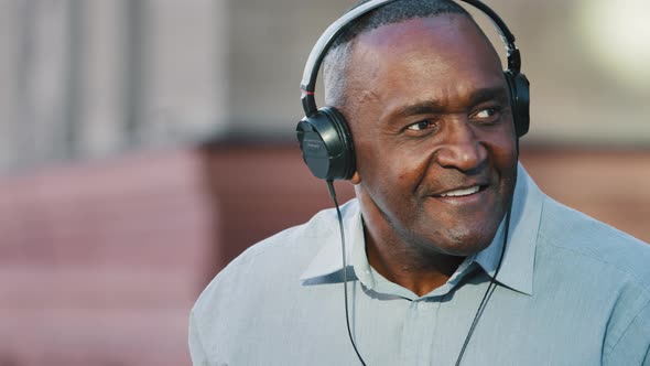 Closeup of Happy Man Face alt