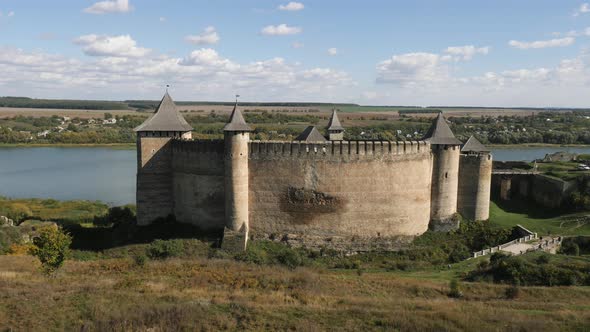 Khotyn Fortress and Dniester River alt