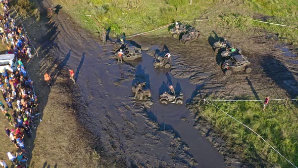 Mud Race Off Road.