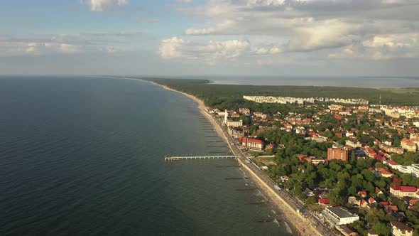 Aerial view of the beach in Zelenogradsk, Russia alt