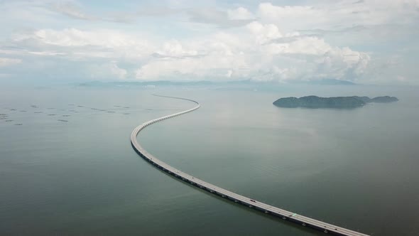 Snake shape Penang second bridge  alt