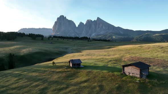 Sunrise on the Seiser Alm in the Dolomites mountains alt