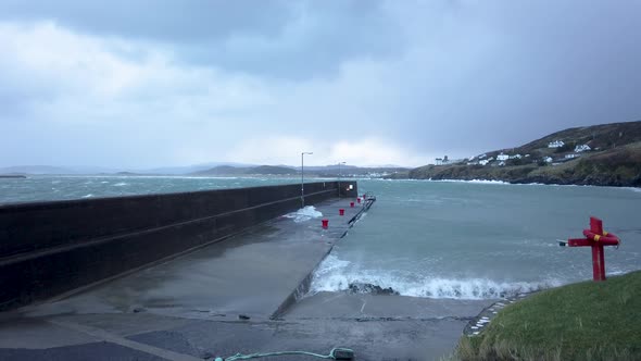 Crashing Ocean Waves in Portnoo During Storm Ciara in County Donegal - Ireland alt